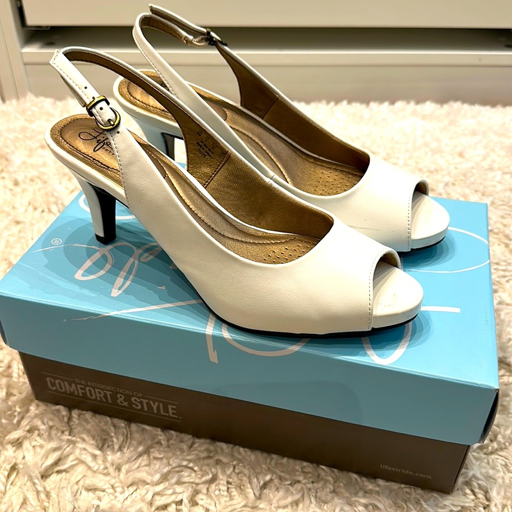 Life Stride white sling back pumps. Size 9